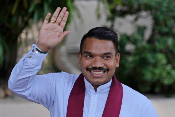 விரைவில் அநுர அரசை வீட்டுக்கு விரட்டியடிப்போம் - சுளுரைக்கும் நாமல் | Namal Says We Will Soon Drive The Anura Gov Home