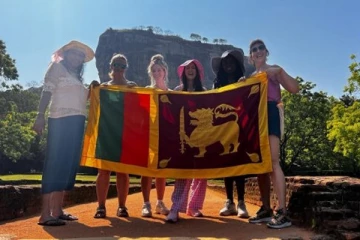 இலங்கையின் அழகை கண்டு ரசித்த பிரித்தானிய பிரபலங்கள்