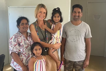 கிறிஸ்மஸ் தீவில் தடுத்துவைக்கப்பட்டுள்ள தமிழ் குடும்பத்தை நேரில் சென்று சந்தித்த லேபர் கட்சியின் பேச்சாளர்