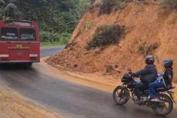 වසා දැමුණු මෙම මාර්ගය යළි විවෘතයි - රියදුරන්ට දැනුම්දීමක් [UPDATE]