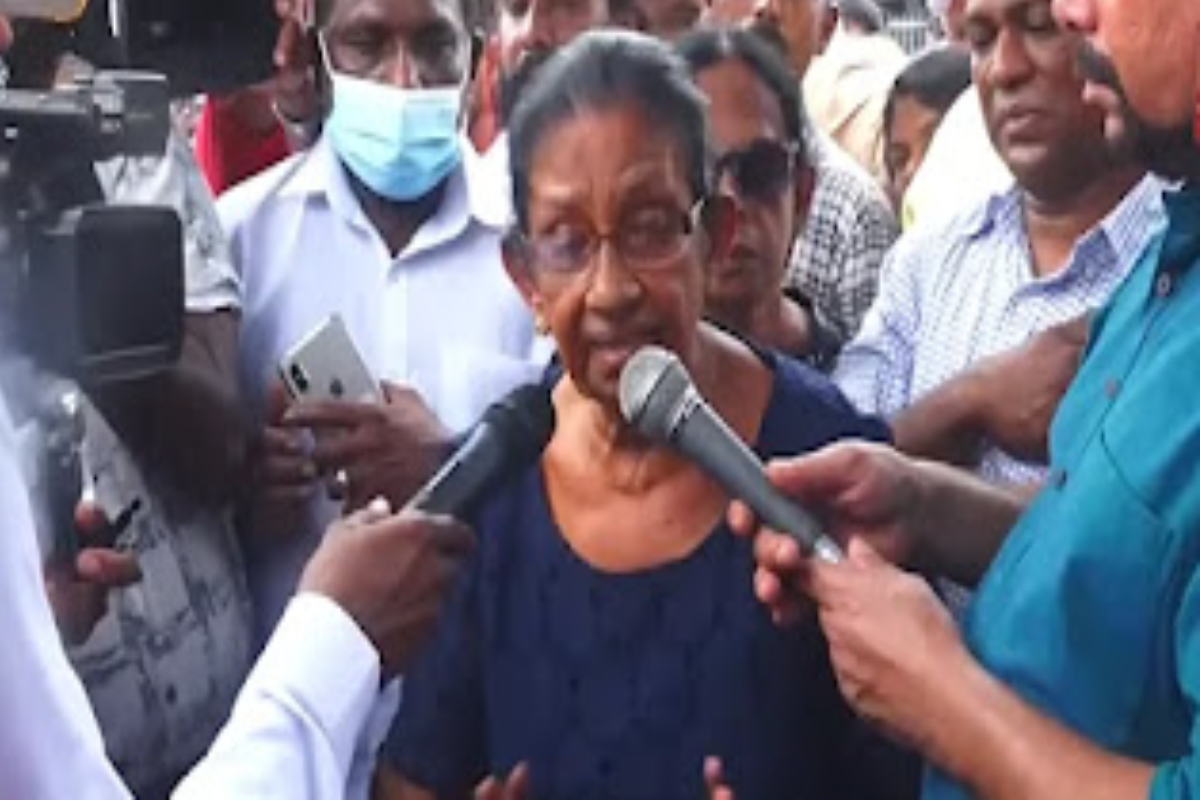 மதத்தலைவர்களை நோக்கி சுரேஷ் சாலேவின் தாயாரின் குற்றச்சாட்டு | Religious Leaders Politicizing The Easter Attack மதத்தலைவர்களை நோக்கி சுரேஷ் சாலேவின் தாயாரின் குற்றச்சாட்டு | Religious Leaders Politicizing The Easter Attack