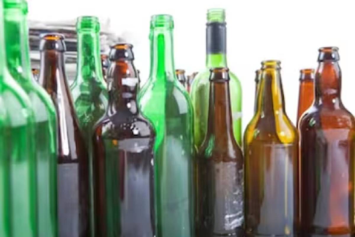 பீர் பாட்டில்களின் நிறத்திற்குப் பின்னால் இப்படி ஒரு காரணமா! | Why Are Most Beer Bottles Brown Or Green பீர் பாட்டில்களின் நிறத்திற்குப் பின்னால் இப்படி ஒரு காரணமா! | Why Are Most Beer Bottles Brown Or Green