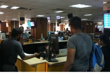 நாட்டை விட்டு வெளியேறும் இளைஞர்கள்