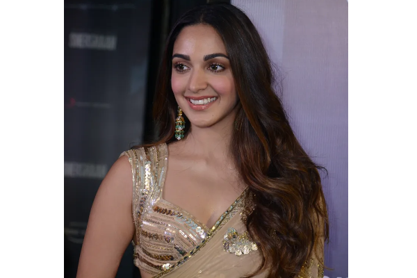 தளபதி 66 விஜய்க்கு ஜோடியாக நடிக்கவுள்ள பாலிவுட் இளம் நடிகை! யார் தெரியுமா? | Vamsi Thalapathy 66 Kiara