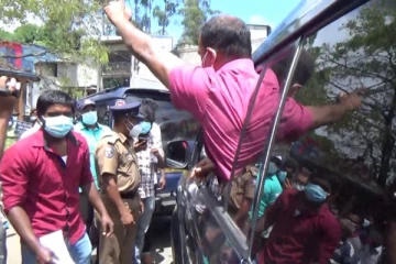 அரசின் அறிவிப்பை மீறி ஜே.வி.பியினர் ஆர்ப்பாட்டம்- பொலிஸாருடன் முரண்பாடு!