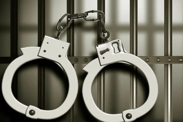 வீடொன்றுக்குள் அத்துமீறி நுழைந்து தாக்குதல்; ஐவர் கைது | 5 Arrested For Trespassing And Assaulting A House