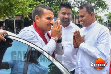 නාමල් බේබි මේ දවස්වල ෆුල් ට්‍රයි එක දෙන්නේ මේකට කියලා කවුද හිතුවේ [PHOTOS]