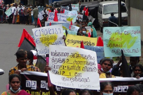 சர்வதேச வீட்டுப்பணியாளர்கள் தினத்தில் கவனயீர்ப்பு போராட்டத்தினை முன்னெடுத்த வீட்டுப்பணியாளர்கள் (Photos) | Domestic Workers Who Went On Strike For Attention
