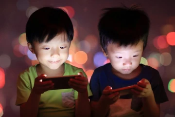 தொலைப்பேசி பாவனைக்கு சீனா கட்டுப்பாடு!