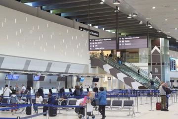 ஒமைக்ரான் வைரஸ் தடுக்க - தமிழக விமான நிலையங்களில் தீவிர கண்காணிப்பு