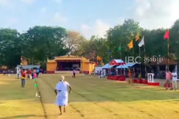 யாழ்ப்பாணத்தில் பலரதும் கவனத்தை ஈர்த்த மூதாட்டியின் ஓட்டம் | 400 M Race 75 Year Old Woman Won Special Prize