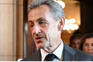 பிரான்ஸ் முன்னாள் ஜனாதிபதியின் மேல்முறையீட்டு மனு தள்ளுபடி: மின்னணுப்பட்டை அணிய உத்தரவு