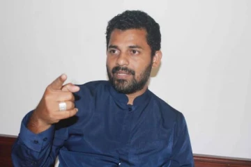 மொட்டு அணியுடன் இணைந்துகொண்டு... மயிலில் ஆட நினைக்கும் முஷாரப்..!