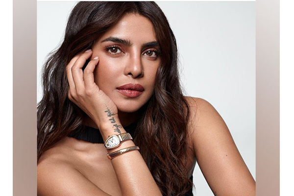 தைரியத்தைப் பார்த்து வியக்கிறேன் - ஆதரவு தெரிவித்த பிரியங்கா சோப்ரா! | I Admire Iranian Women Courage Priyanka Chopra