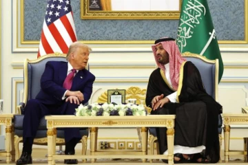 சிரியா மீதான தடைகளையும் நீக்குவதாக டிரம்ப் தெரிவிப்பு