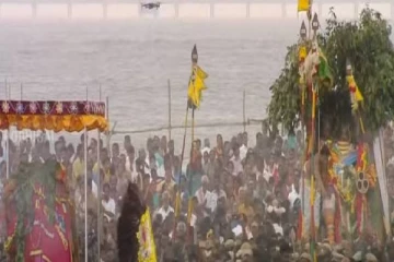 விண்ணை முட்டிய ஆறுமுகன் கோஷம் : திருச்செந்தூர் சுப்பிரமணிய சுவாமி கோயில் சூரசம்ஹாரம்