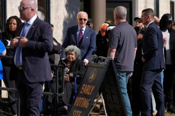 40 நிமிடம் காத்திருந்து வாக்களித்த ஜோ பைடன்