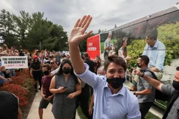 கனடா பிரதமர் தேர்தல்: ஆப்கானிஸ்தான் பிரச்சினையால் ட்ரூடோவுக்கு பின்னடைவு?