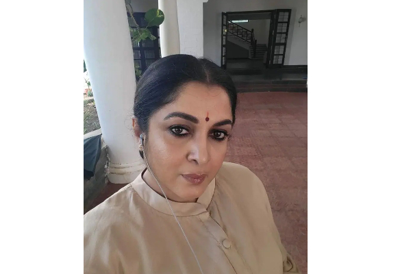 ராஜமாதா ரம்யாகிருஷ்ணனா இது? உடல் எடை அதிகரித்து வெளியான புகைப்படம் | Ramya Krishnan Queen 2 Image Leak In Tamil