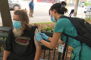 தடுப்பூசியுடன் ரொறன்ரோ தெருக்களில்... புதிய முயற்சிக்கு குவியும் ஆதரவு