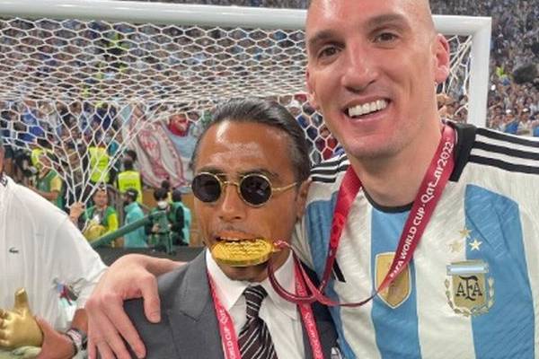 FIFA world cup 2022 வெற்றிக்கோப்பையை முத்தமிட்ட சமையல்காரர்! பீபா விசாரணை | The Chef Kissed The Fifa World Cup 2022 Trophy