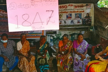 அரசாங்கம் தீர்வினை தராது சர்வதேசமே தலையிட வேண்டும்: வவுனியாவில் தொடரும் போராட்டம்(Photos)