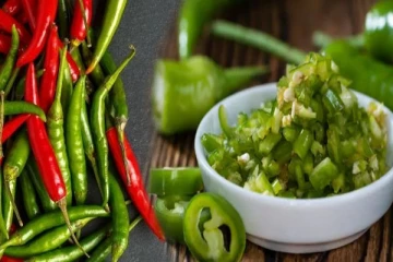 பச்சை மிளகாயில் இருக்கும் அற்புத நன்மைகள்...காரமாக இருந்தாலும் வலி நிவாரணியாக மாறும்