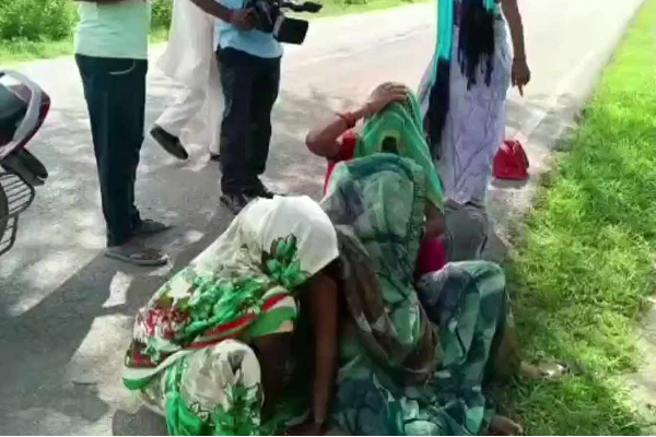 வீதியில் வலியால் துடித்த கர்ப்பிணி பெண்! ஆம்புலன்ஸ் டிரைவர் செய்த மோசமான காரியம் | Ambulance Driver Leaves Pregnant Woman On Road