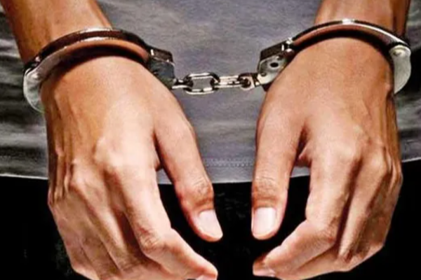 வெளிநாட்டில் பதுங்கியுள்ள போதைப்பொருள் கடத்தல்காரர்! பெருந்தொகை பணத்துடன் சிக்கிய உறவினர் | Drug Trafficker Living Abroad Arrested