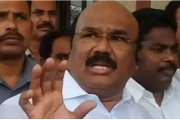 ராஜேந்திர பாலாஜி என்ன தேச துரோகியா?  கொந்தளித்த ஜெயக்குமார்