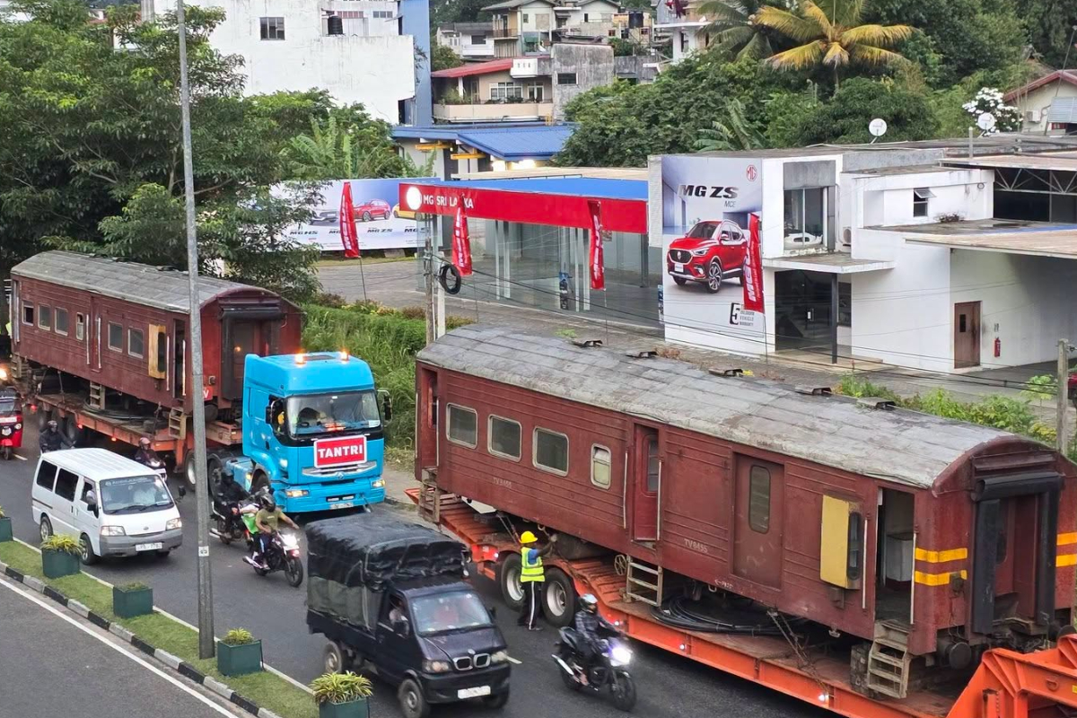 இலங்கையில் முதல்முறை தண்டவாளம் இன்றி பயணித்த புகையிரதம்! | Train Traveled Without Tracks In Lanka Kandy Road