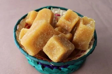 காலையில் ஒரு துண்டு வெல்லம் சாப்பிட்டால் என்ன நடக்கும் தெரியுமா?