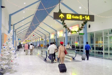 கனடா செல்ல முயற்சித்த யாழ் இளைஞன் கட்டுநாயக்க விமான நிலையத்தில் கைது