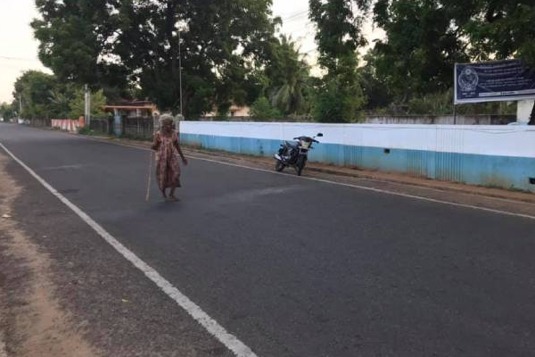 யாழில் வயோதிபத்தாய்க்கு ஏற்பட்ட பரிதாப நிலை... | The Plight Of The Elderly In Jaffna யாழில் வயோதிபத்தாய்க்கு ஏற்பட்ட பரிதாப நிலை... | The Plight Of The Elderly In Jaffna