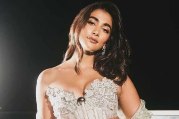 விஜய்யின் 69வது பட நாயகி பூஜா ஹெக்டேவின் மயக்கும் போட்டோஷூட்..