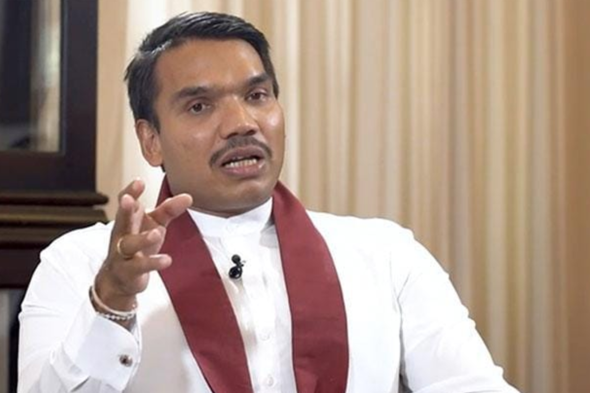 இலஞ்ச - ஊழல் விசாரணை ஆணைக்குழுவில் முன்னிலையாகும் நாமல் | Namal Will Appear In Bribery Commision Friday இலஞ்ச - ஊழல் விசாரணை ஆணைக்குழுவில் முன்னிலையாகும் நாமல் | Namal Will Appear In Bribery Commision Friday