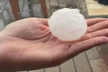 குழந்தையின் உயிரை பறித்த ஆலங்கட்டி மழை! பலர் பாதிப்பு