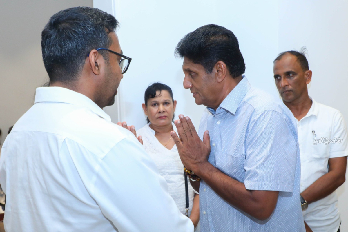 முன்னாள் பொலிஸ்மா அதிபரின் பூதவுடலுக்கு எதிர்க்கட்சித் தலைவர் அஞ்சலி | Opposition Leader Pays Tribute To Former Igp முன்னாள் பொலிஸ்மா அதிபரின் பூதவுடலுக்கு எதிர்க்கட்சித் தலைவர் அஞ்சலி | Opposition Leader Pays Tribute To Former Igp