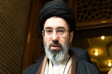 முகம் சேதமடைந்த நிலையில் ஈரானின் உச்சத்தலைவர் மொஜ்தபா கமேனி ; வெளிநாட்டு ஊடகத்தின் பகீர் தகவல்