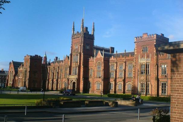 பிரித்தானிய நபர் ஒருவரை பீதியடைய வைத்த திகில் சம்பவம் | Horror Incident That Made A British Person Panic