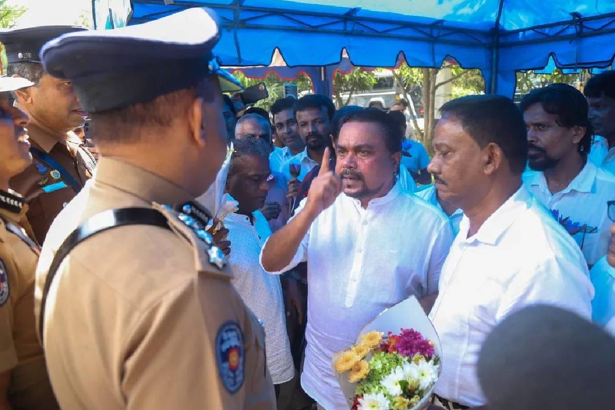 போர்வீரர் நினைவிடத்தில் நிகழ்ந்த சம்பவம் தொடர்பில் விசாரணை கோரிக்கை | Request Investigation Into Incident War Memorial
