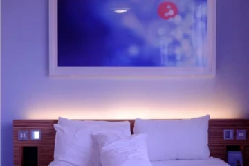 ஹோட்டலில் 6 ஆண்களுடன் ரூம் போட்டு தங்கிய பெண்...சந்தேகித்த போலீஸ் - வெளிவந்த அதிர்ச்சி தகவல்