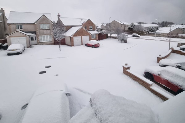 பிரித்தானியாவை மீண்டும் உறையவைக்கும் பனிப்பொழிவு! விடுக்கப்பட்டுள்ள முக்கிய எச்சரிக்கை | Cold Health Alert Issued Snow Forecast Of Uk