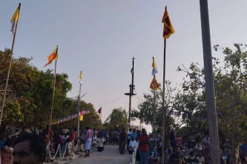 கச்சதீவில் ஆரம்பமானது பெருவிழா :தமிழக மீனவர்களால் வருகை தராத இந்திய பக்தர்கள்