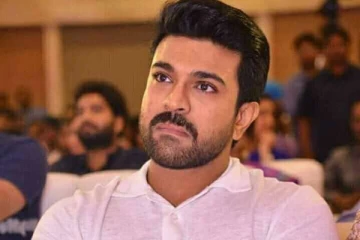 தன்னைத் தேடி வந்த குரங்கை, அனுமனாக பாவித்து உணவளித்த நடிகர் ராம்சரண் - வைரலாகும் வீடியோ