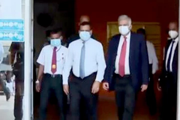 திடீரென கொழும்பு தேசிய வைத்தியசாலைக்கு சென்ற ஜனாதிபதி (Photos)