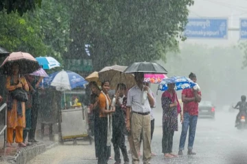 தமிழகத்தில் இன்று முதல் 4 நாட்களுக்கு மிதமான மழை பெய்யக்கூடும்- வானிலை மையம்