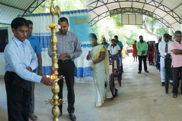 மீட்பருக்காக காத்திருப்பது..!