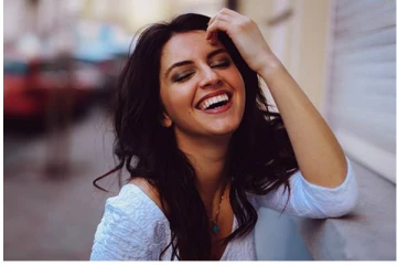 வாய்விட்டு சிரிப்பதால் உடலுக்கு ஏற்படும் நன்மைகள் என்னென்ன தெரியுமா?