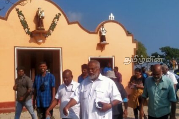 பாலைதீவு பகுதிக்கு அமைச்சர் டக்ளஸ் விஜயம் | Minister Douglas S Visit To The Desert Region